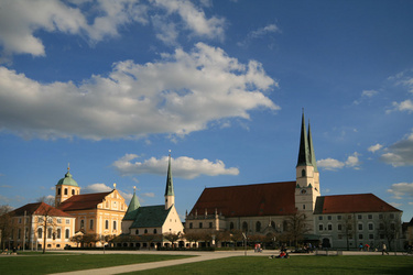 Foto zu Freizeit Die Wallfahrt geht nach Altötting